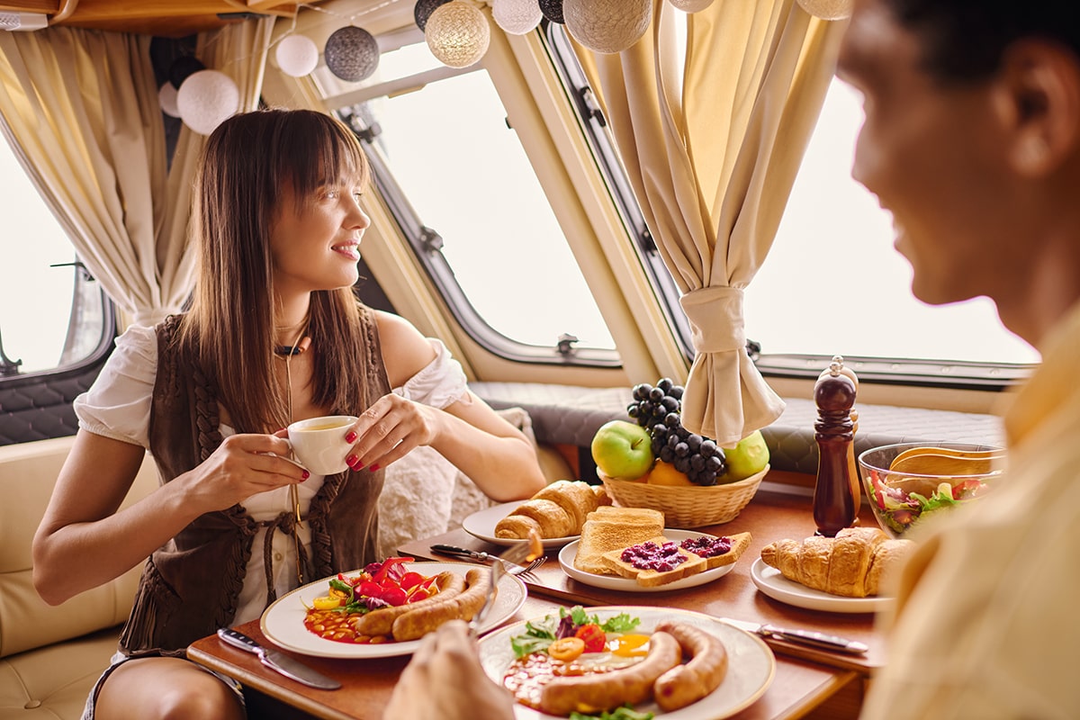 Vegetarian and Halal Options on Bosphorus Dinner Cruises