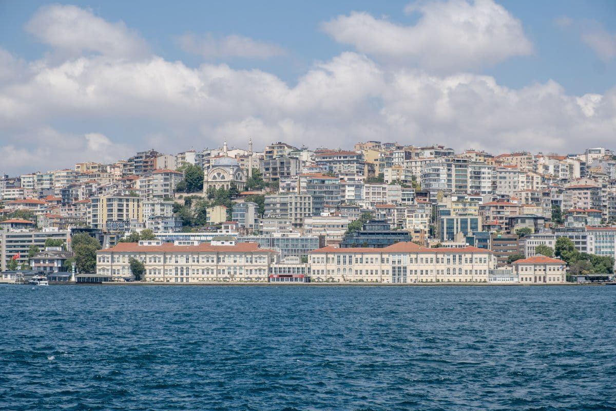 Bosphorus Cruise for History Buffs: Tracing Ottoman History on the Water
